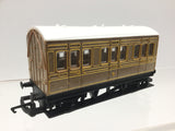 Hornby R498 OO Gauge 4 Wheel Coach LNER Teak