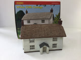 Hornby R8547 OO Gauge White Cliffs Cottage