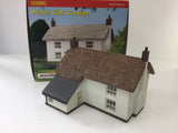 Hornby R8547 OO Gauge White Cliffs Cottage