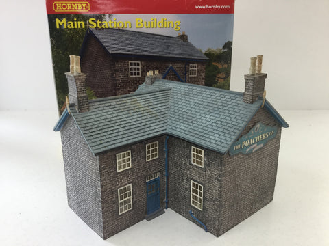 Hornby R8628 OO Gauge Main Station Building