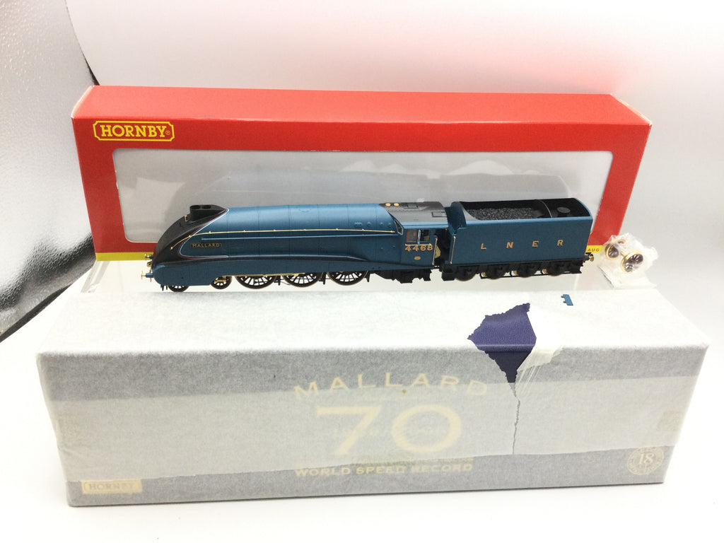 Hornby R484 Hornby R2684 OO Gauge 70th Anniversary Gold Plated 4468 Mallard