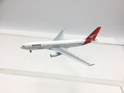 Herpa 508968 1:500 Scale Airbus A330-200 Qantas