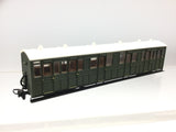 Peco GR-401U OO-9 Gauge Unlettered Green Composite Coach