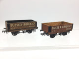 Peco R60/1S OO Gauge 5 Plank Wagon Sussex Brick x2