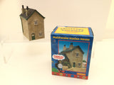 Hornby R9218 OO Gauge Thomas and Friends Maithwaite Station House