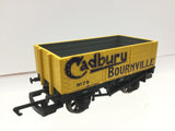 Hornby R6751 OO Gauge 6 Plank Wagon Cadbury Bournville