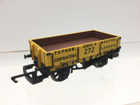 Hornby R6600 OO Gauge 3 Plank Wagon Topham, Jones & Railton
