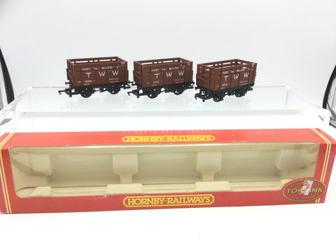 Hornby R6037 OO Gauge Triple Pack Coke Wagons Thos Ward
