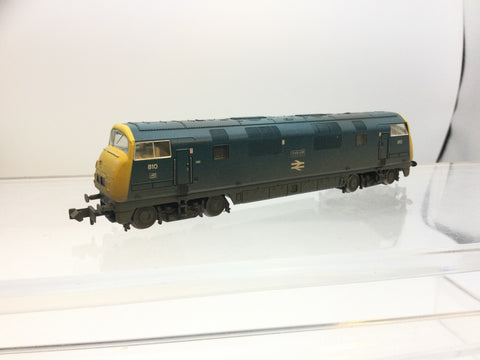 Graham Farish 371-605 N Gauge BR Blue Class 42 Warship 810 Cockade (Weathered)