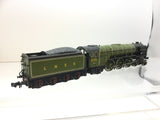 Graham Farish 372-385 N Gauge LNER Apple Green A2 Class 525 AH Peppercorn