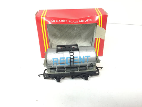 Hornby R025 OO Gauge Tank Wagon 'Regent'