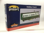 Bachmann 44-0150G OO Gauge Scenecraft Holiday Coach Green and White