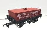 Dapol B744 OO Gauge Rectangular Tank Wagon Smith & Forrest, Manchester