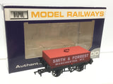 Dapol B744 OO Gauge Rectangular Tank Wagon Smith & Forrest, Manchester