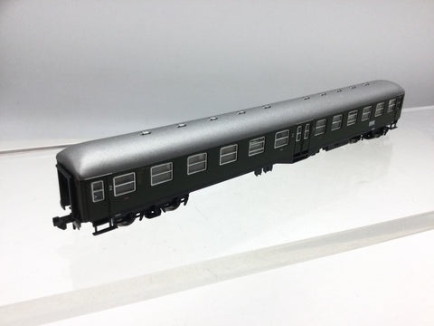 Arnold 3110 N Gauge DB 2/3 Class Passenger Coach