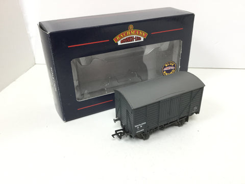 Bachmann 37-725 OO Gauge 12t GWR Double Vent Van 139956