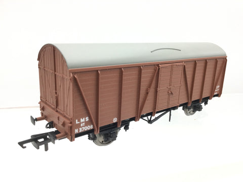 Hornby R6640A OO Gauge LMS CCT Van N37008