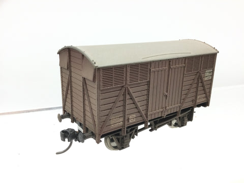 Bachmann 33-201 OO Gauge 12t Fruit Van BR Brown - WEATHERED