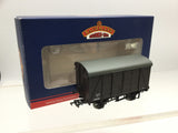 Bachmann 38-084 OO Gauge SR 2+2 Planked Vent Van 65636