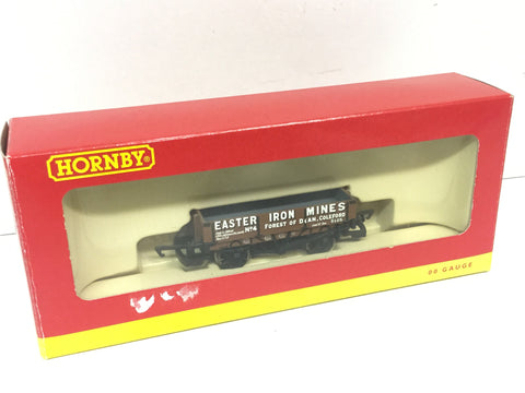 Hornby R6230 OO Gauge 3 Plank Wagon Easter Iron Mines