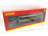 Hornby R40104 OO Gauge GNR, 4 Wheel Coach, 3rd Class, Fitted Lights, 1636 - Era 2