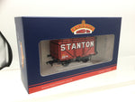 Bachmann 37-206B OO Gauge 8 Plank Wagon Coke Rails 'Stanton' Red