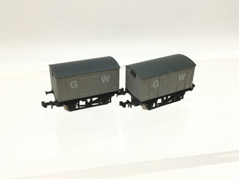 Lima 615 N Gauge Vent Van GWR x2