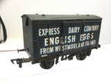 Airfix 54301 OO Gauge 12t Box Van Express Dairy English Eggs (Weathered)
