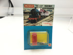 Merit 5006 OO Gauge Telephone Kiosk & Caller
