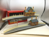 Hornby R593 OO Gauge Town Station