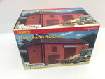 Hornby R8525 OO Gauge Holly Farm Stables