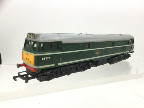 Triang R357 OO Gauge BR Green Class 31 No D5572