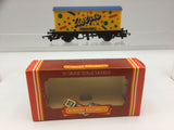 Hornby R056 OO Gauge Long Wheelbase Van Astra Fireworks