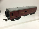 Triang R23 OO Gauge Operating Mail Coach Maroon M30224