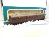 Airfix 54256 OO Gauge BR Maroon Autocoach W187W