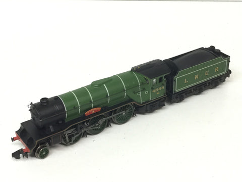 Graham Farish 372-602 N Gauge LNER V2 4844 Coldstreamer