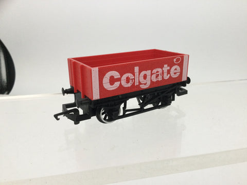 Hornby R004 OO Gauge 5 Plank Open Wagon 'Colgate'