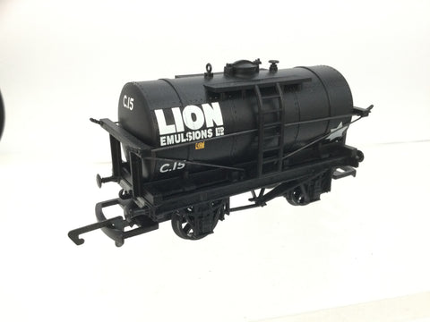 Hornby R6052 OO Gauge 12t Tank Wagon 'Lion Emulsions'