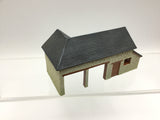 Hornby R8785 OO Gauge Farm Tractor/Plough Shed