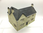 Hornby R8782 OO Gauge Farm House