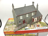 Hornby R9739 OO Gauge NER Station Building