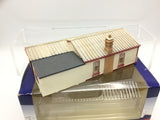 Bachmann 44-087 OO Gauge Bluebell Waiting Room