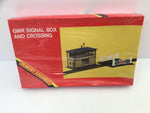 Hornby R186 OO Gauge GWR Signal Box and Crossing Kit