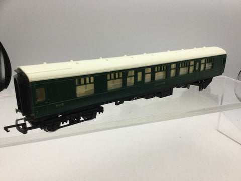 Hornby R622 OO Gauge BR Mk 1 Composite Coach Green S15873