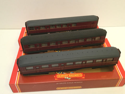 Hornby R483/R484 OO Gauge BR Gresley Coaches Maroon