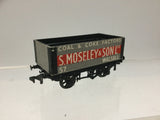 Peco R54M OO Gauge 7 Plank Wagon Moseley & Son (L2)