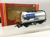 Hornby R133 OO Gauge TTA Tank Wagon Milk