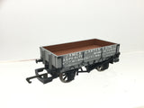Hornby R6338 OO Gauge 3 Plank Wagon James Carter & Sons 172