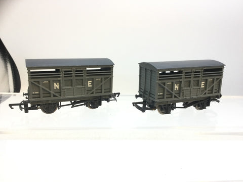 Bachmann 33-651A OO Gauge Cattle Van NE 55787 x2