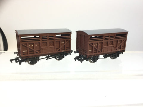 Bachmann 33-652B OO Gauge Cattle Van LMS 214875 x2
